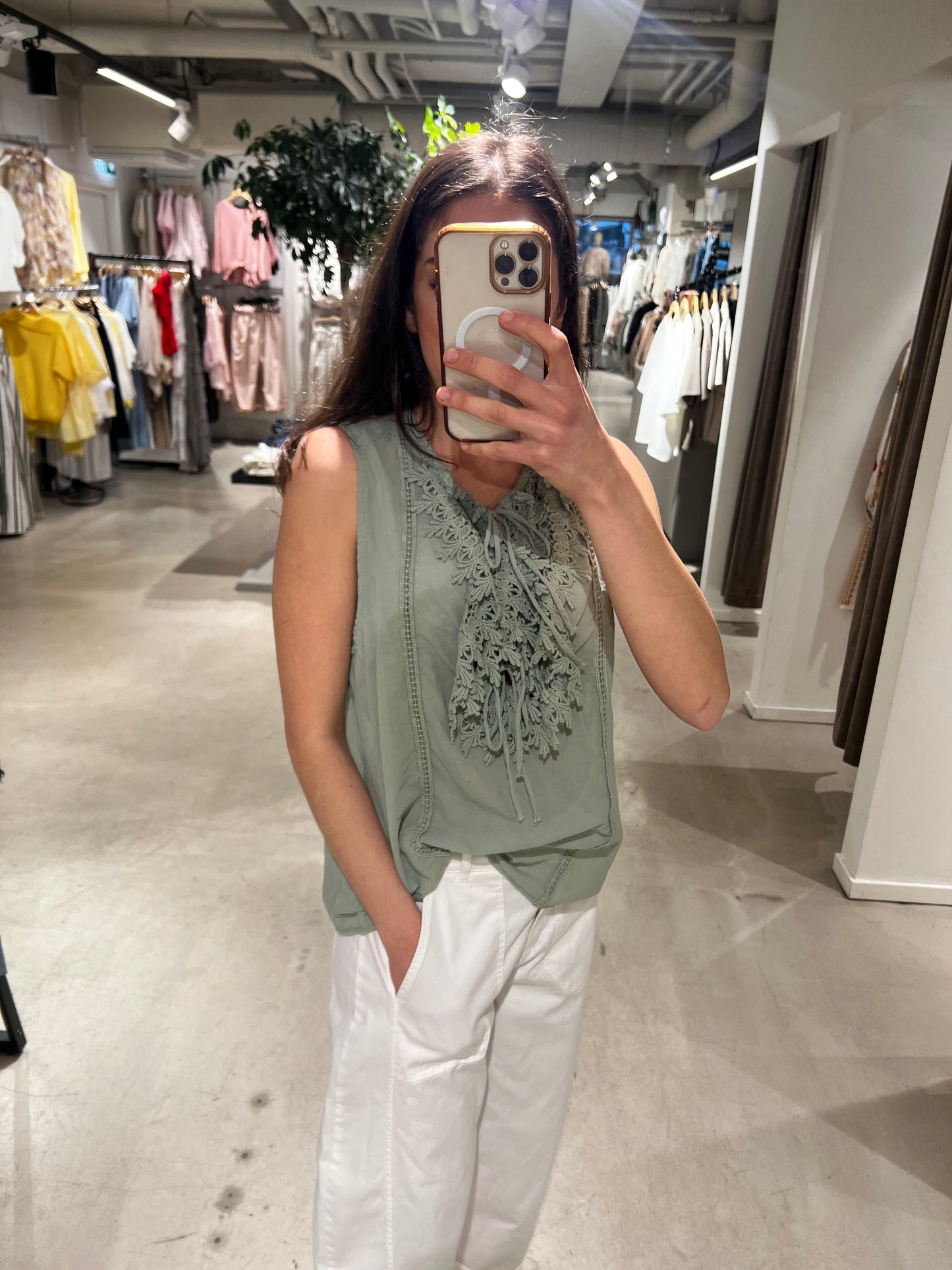 ELISE TOPP